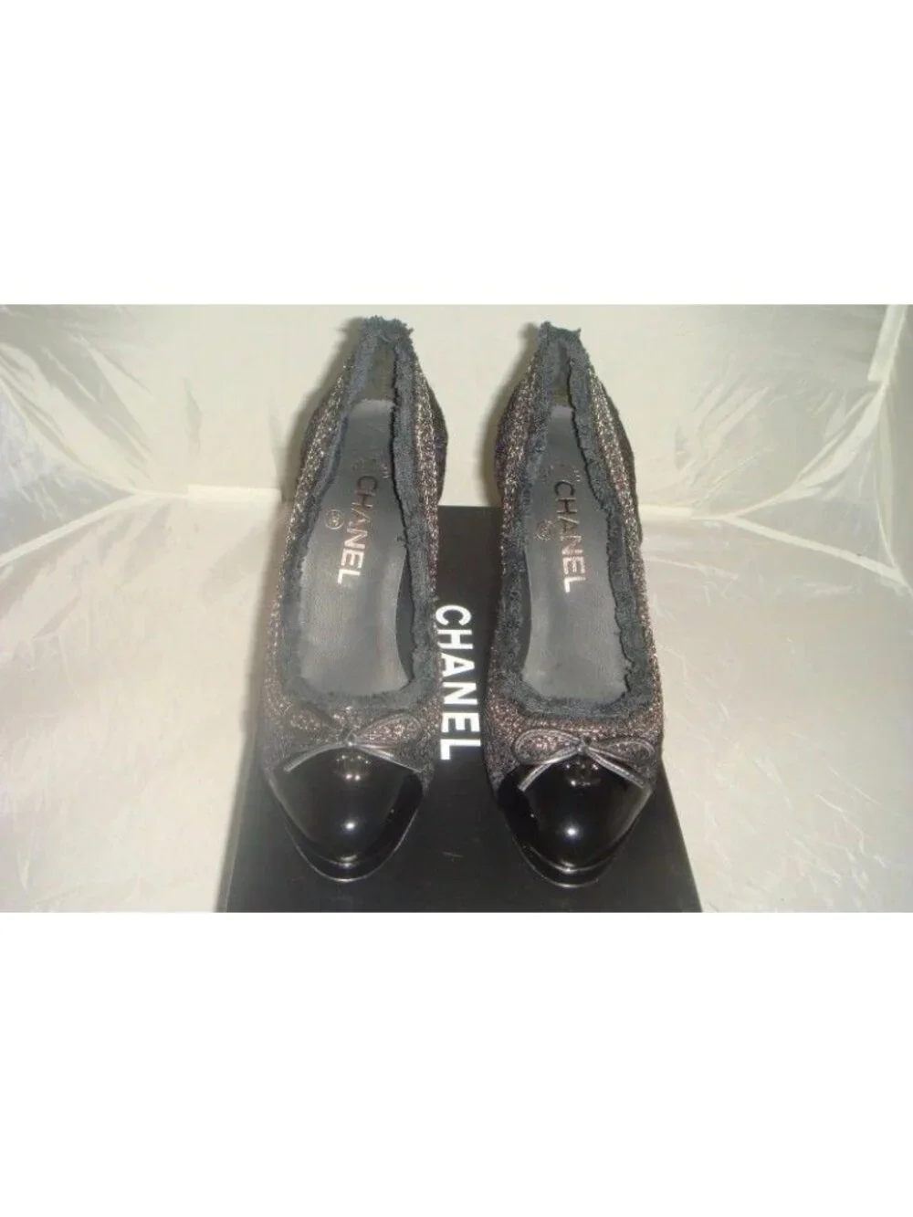 Chanel Black Tweedy Interlocking CC Logo Platform Pumps Size 37.5 New In Box
